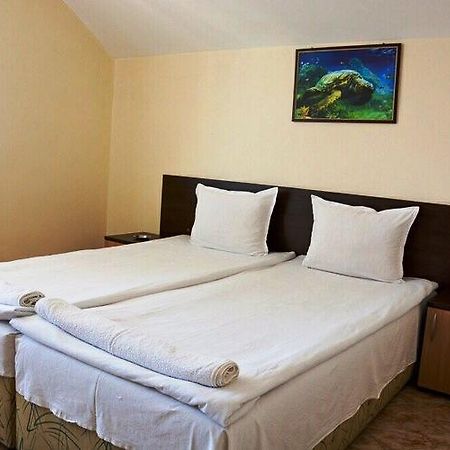 Guest House Jumbo 阿赫洛伊 外观 照片
