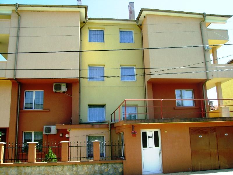 Guest House Jumbo 阿赫洛伊 外观 照片